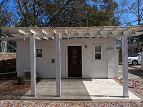 Building Photo - 606 18th Ave N