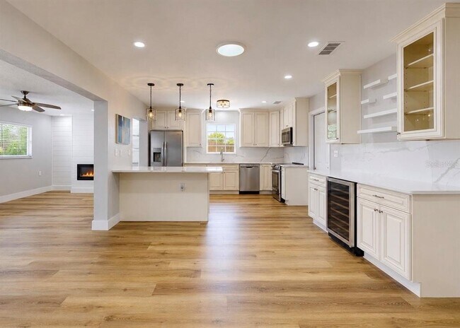 Building Photo - 6513 Abaco Dr