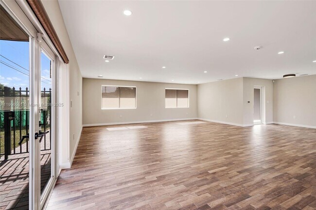 Building Photo - 6701 SW 49th Terrace