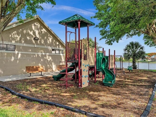 Building Photo - 10323 Hidden Springs Ct