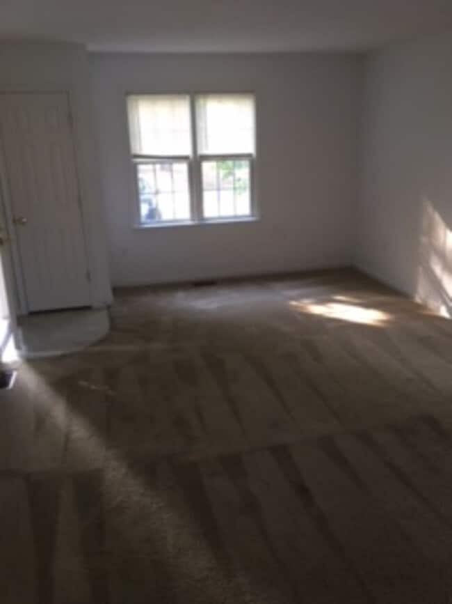 Building Photo - 308 4th St