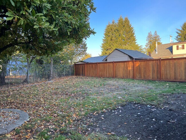 Building Photo - 2514 Blooms Ct SW