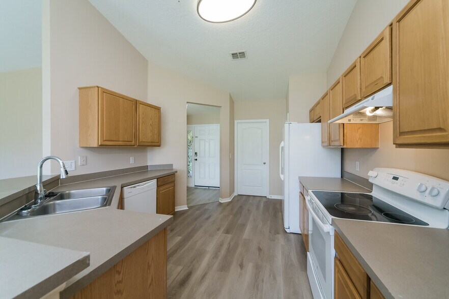 Building Photo - 2151 Antler Dr