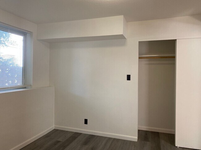 Building Photo - 1033 Pacific Ave