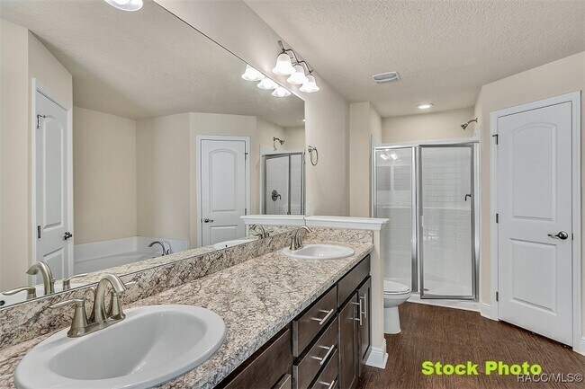 Building Photo - 1155 S Brookfield Dr
