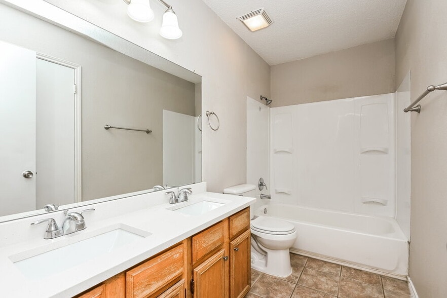 Building Photo - 4327 Meriden Ct