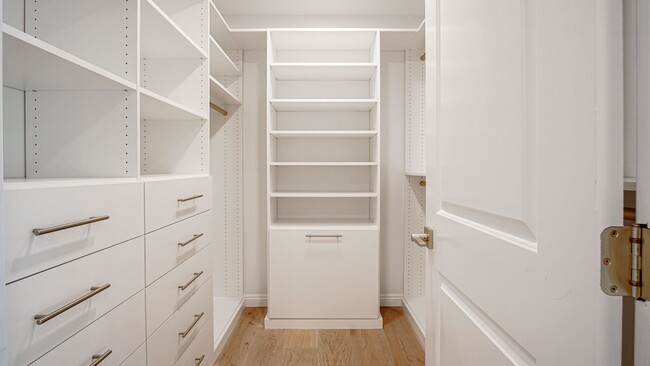 Building Photo - 5 bedroom, 5.5 bath, 4800 sq ft Prime Studio City Home with Pool and Hollywood Hills views