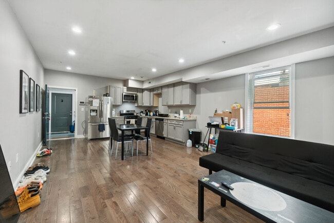 Building Photo - 4017 Eastern Ave