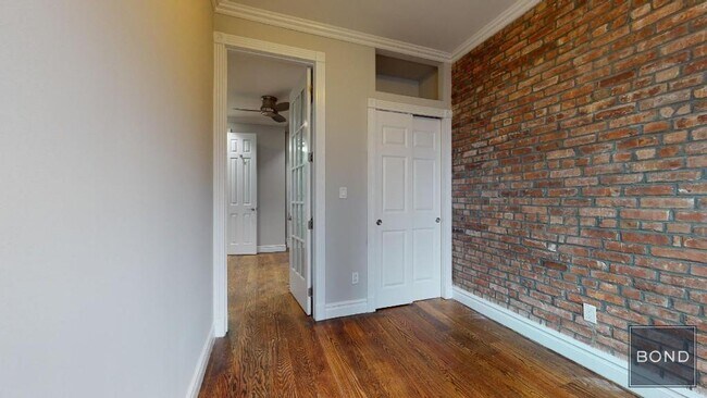 Building Photo - 326 E 35th St
