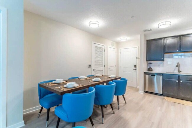 Building Photo - 4001 Breakview Dr