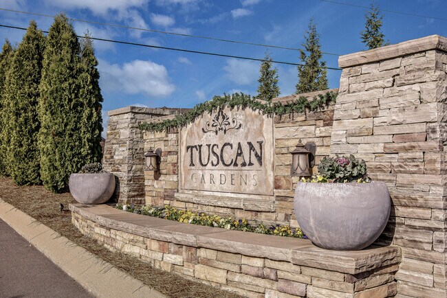 Building Photo - 5035 Napoli Dr