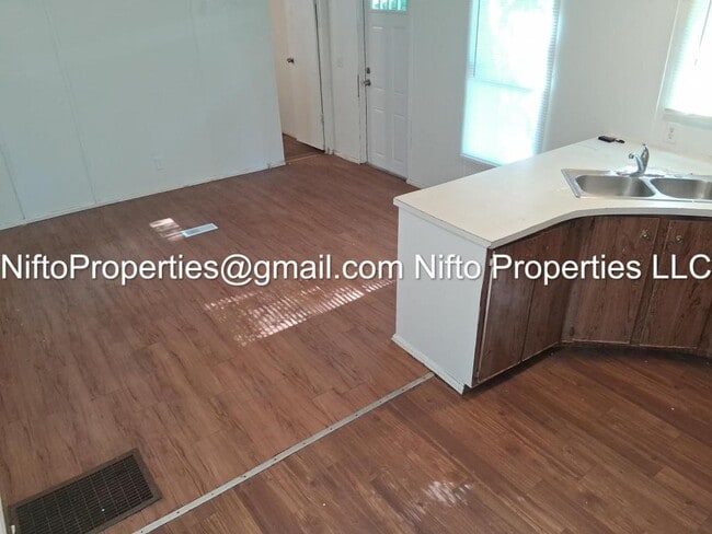 Building Photo - 5592 Aenon Ln