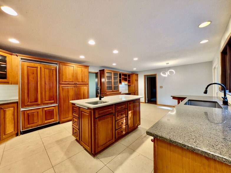 Building Photo - 18132 Westview Dr