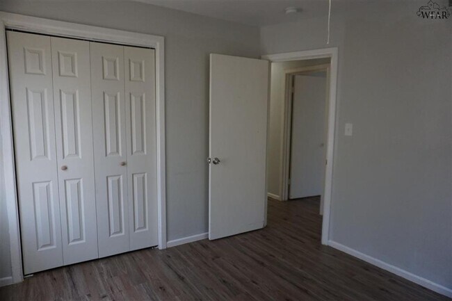Building Photo - 3 Bedroom Iowa Park Home