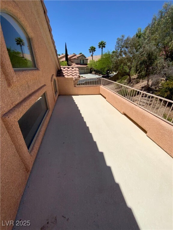 Building Photo - 1001 Eaglewood Dr