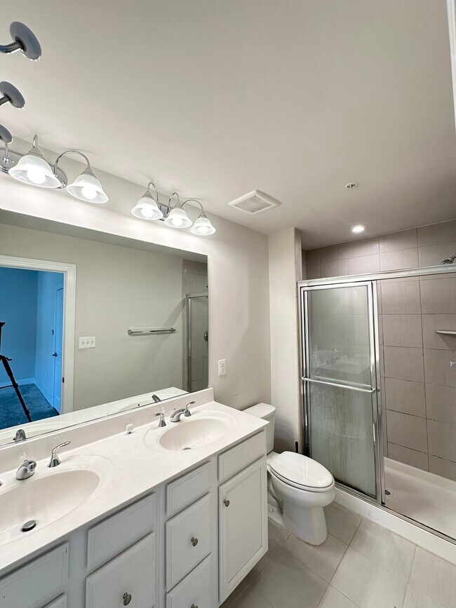 Building Photo - 131 Albany Pl