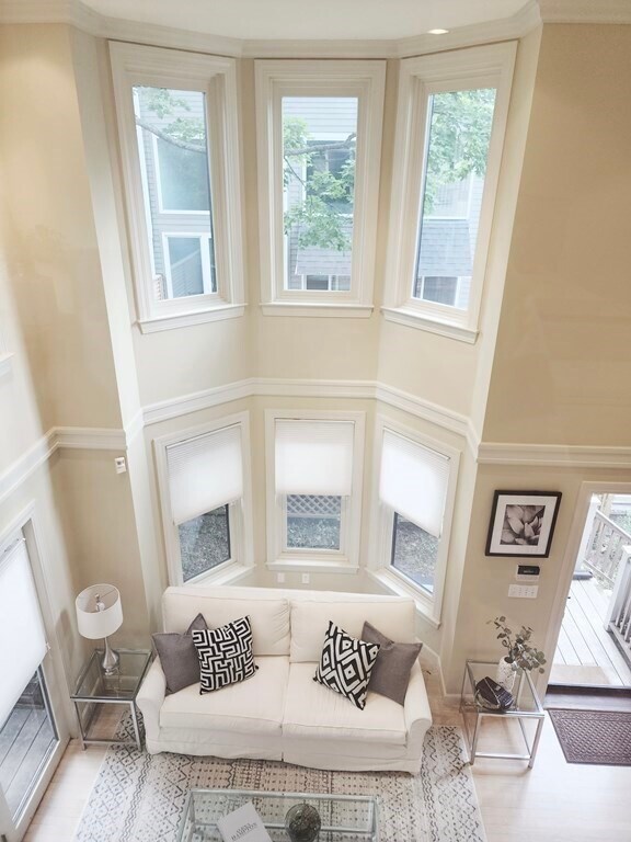 Building Photo - 49B Dana St