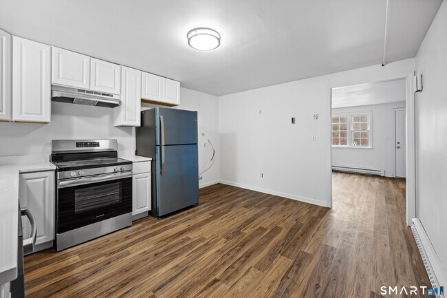 Building Photo - 9 Maple Ave