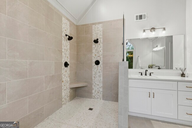 Building Photo - 4221 Willow Oak Dr