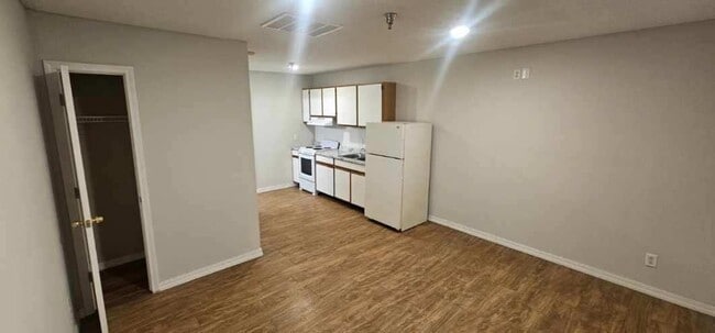 Building Photo - 13162 MO-13