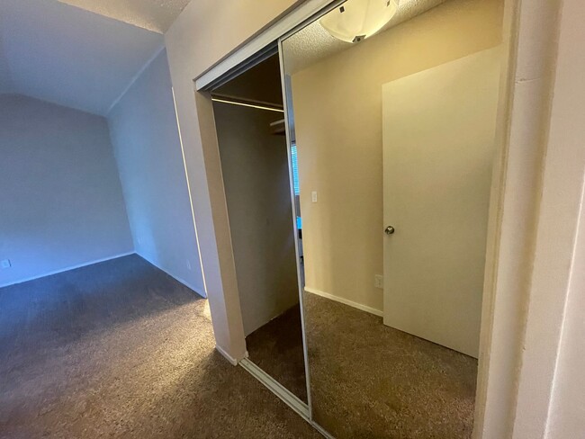 Building Photo - Northgate Village -  3 bedroom, 2.5 bath T...