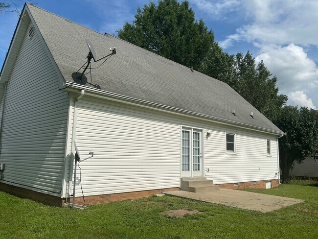Building Photo - 910 Dolphin Ln