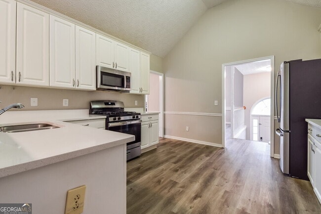 Building Photo - 5160 St Claire Pl