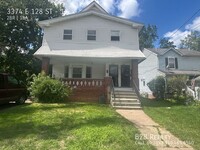 Building Photo - Charming 2-Bedroom Property in Prime Location