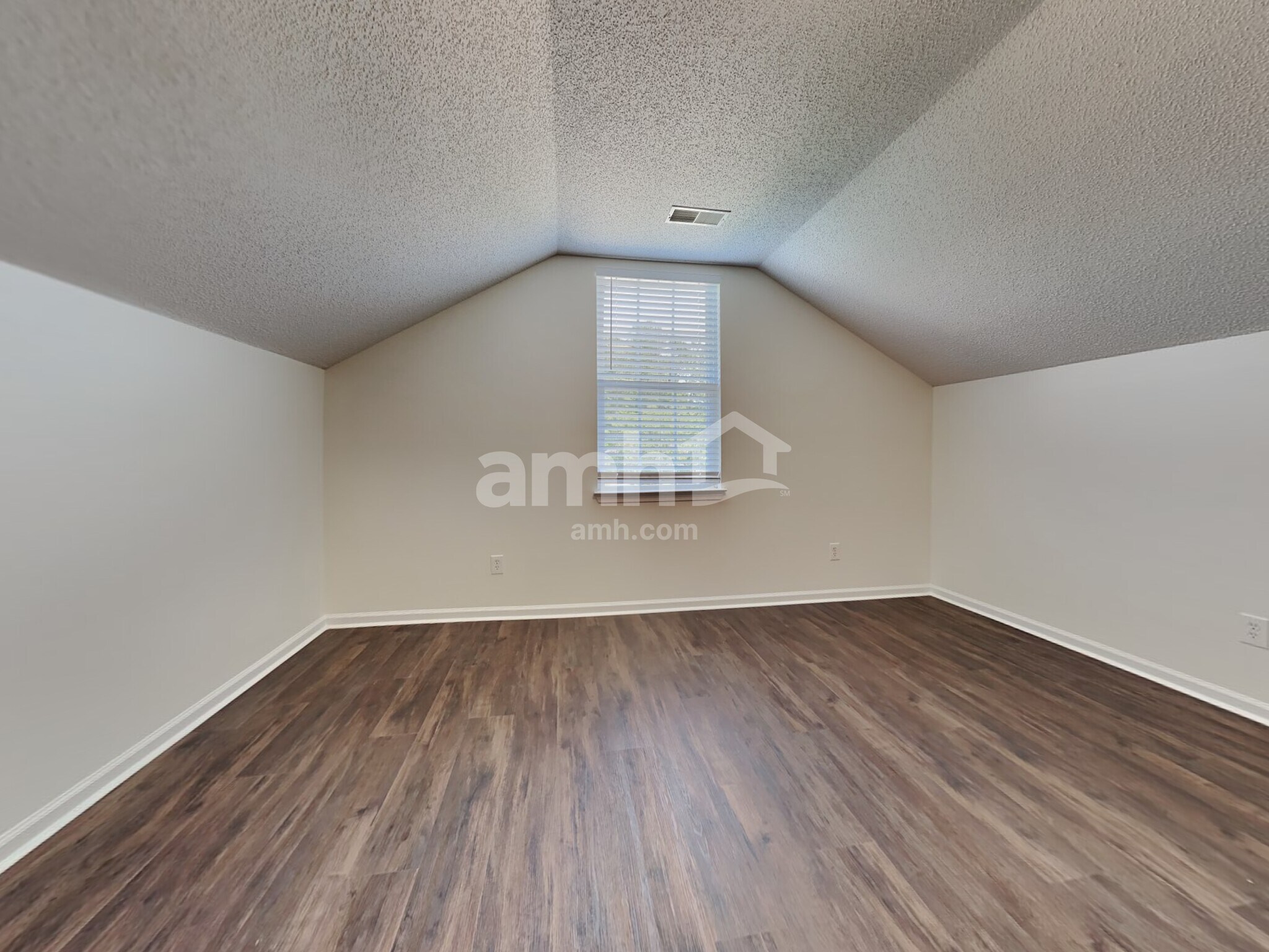 Building Photo - 118 Larkspur Dr