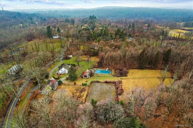 Building Photo - 15 Inningwood Rd