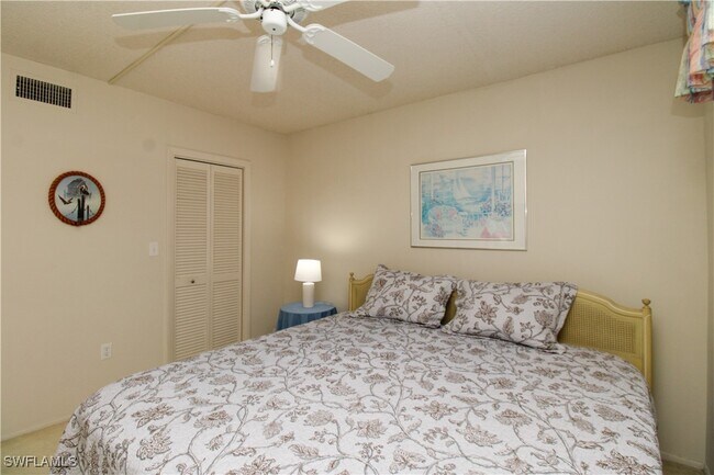 Building Photo - 3400 Gulf Shore Blvd N