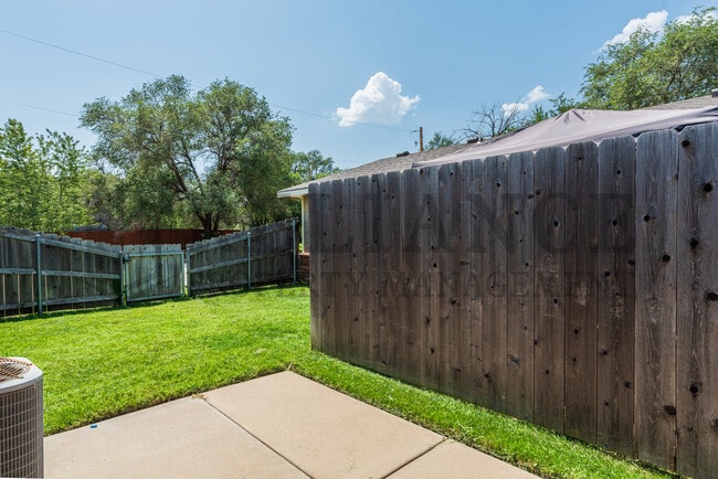 Building Photo - 4204 Newell St