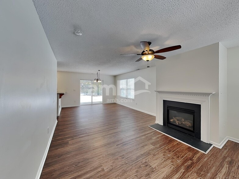 Building Photo - 5850 Mahogany Pl SW