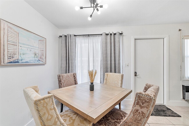 Building Photo - 3230 NE 13th St