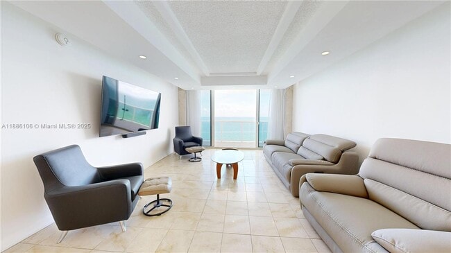 Building Photo - 3140 S Ocean Dr
