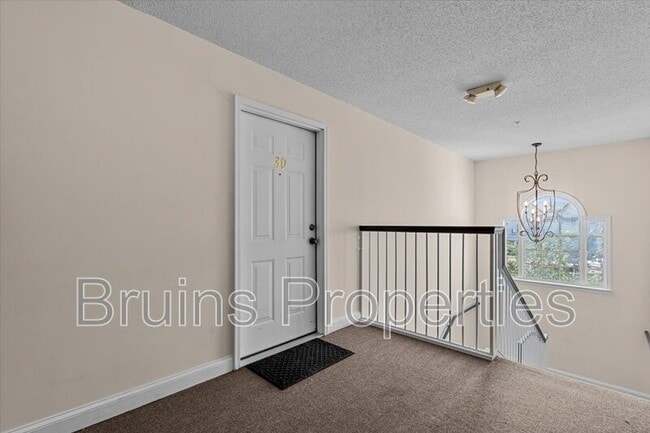 Building Photo - 6117 Hedgecock Cir