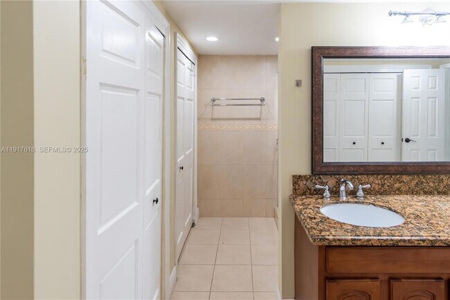 Building Photo - 145 SE 25th Rd