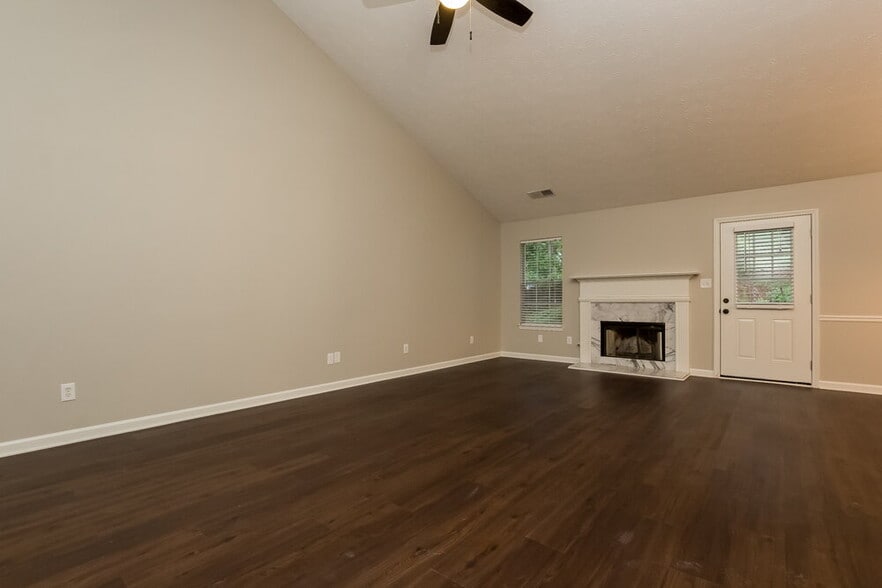 Building Photo - 2350 Larpent Ct