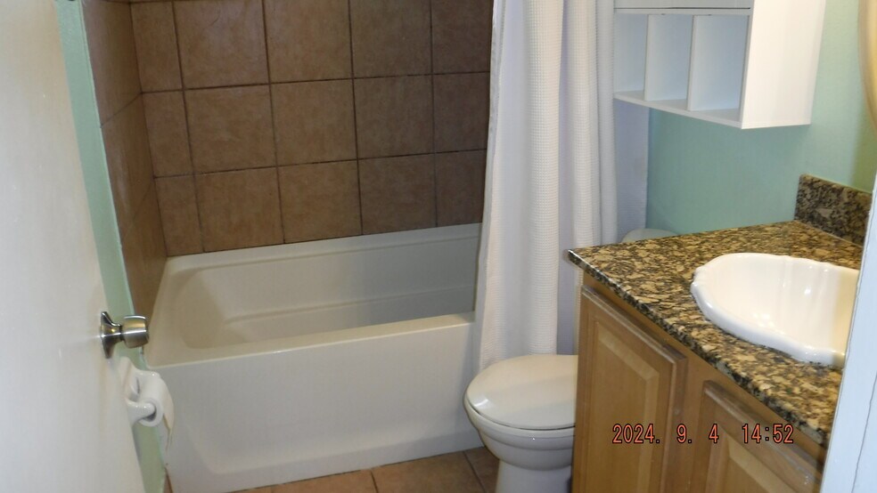 Building Photo - 2138 19th Ave SW