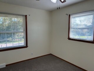 Building Photo - 1517 S River Rd