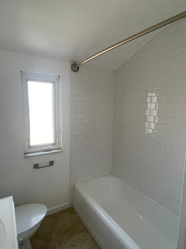 Building Photo - 797 Cooke Dr