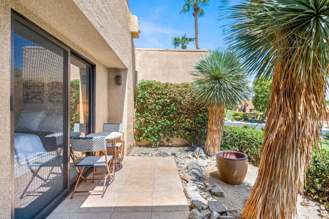 Building Photo - 73416 Mariposa Dr