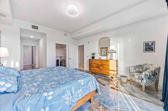 Building Photo - 605 Kemp St