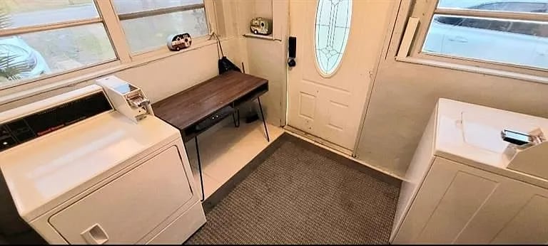 Building Photo - 2301 Juanita Ave