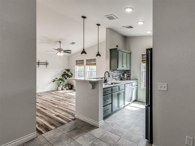 Building Photo - 15120 Nightshade Dr