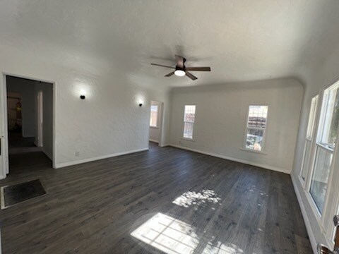 Building Photo - 6090 Saturn St