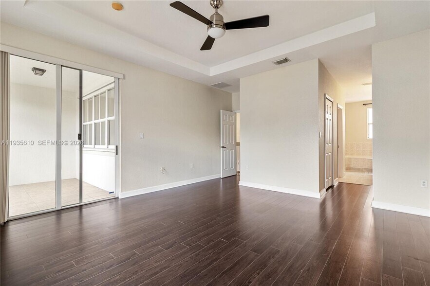 Building Photo - 8562 NW 108th Ave