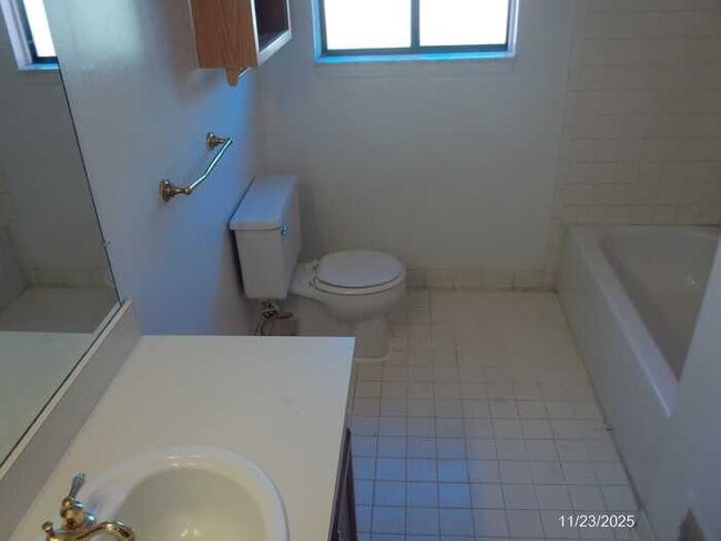 Building Photo - 16682 Eastland St