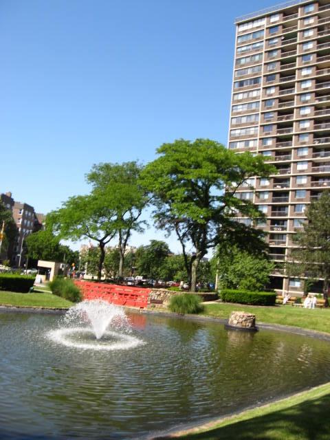 Building Photo - 1 Bay Club Dr