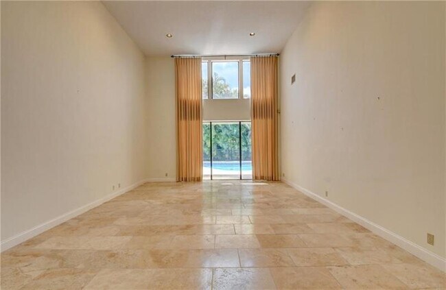 Building Photo - 2700 NW 49th St